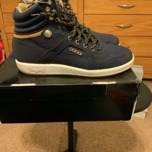 Coogi men’s high top